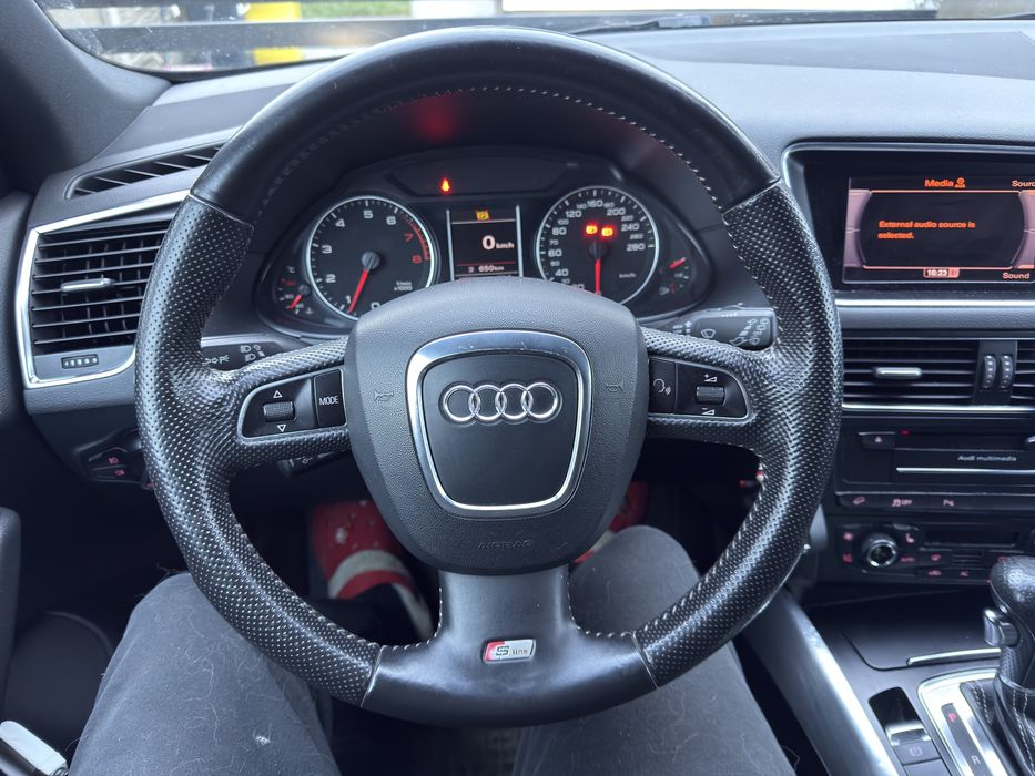 Vand Audi Q5 S-line model 2012 - 2.0 Benzina 211 CP ~180000 km