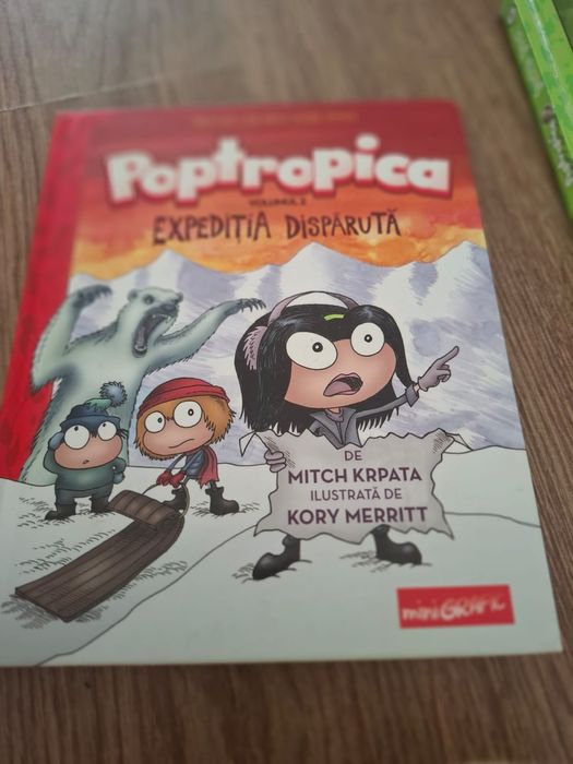 Vând cărțile poptropica 1-4