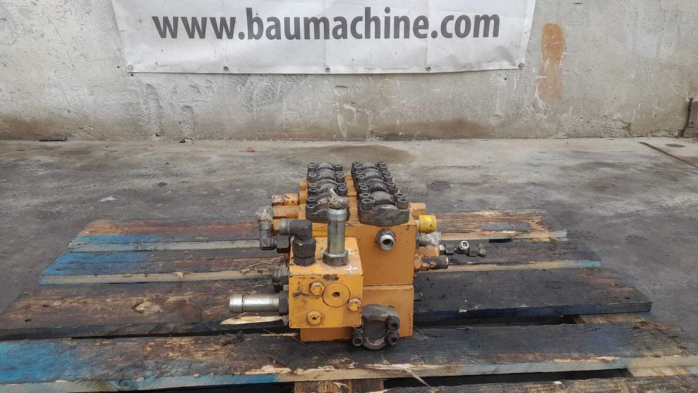 Distribuitor hidraulic excavator Case 688 ,788 ,888 ,988 ,1088 ,1188