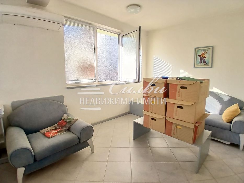 Офис в ТУХЛЕНА сграда - кв. Център!