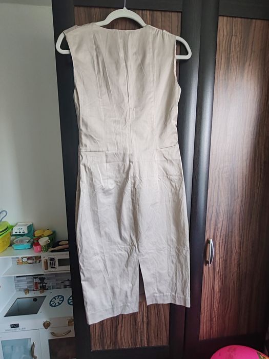 Vând rochie/costum de ocazie