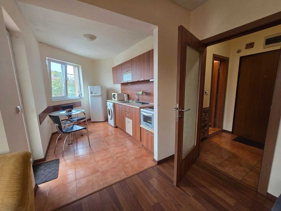 Дава се под наем Едностаен апартамент в Свищов - 50 кв.м за 178.5 € - Снимка #1