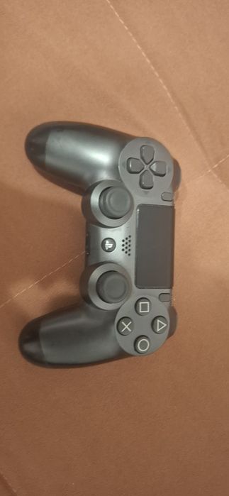 Playstation 4 slim, 1 tb + un controller