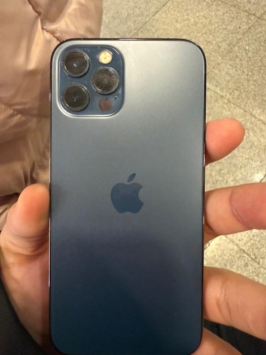 Срочно продам Iphone 12pro