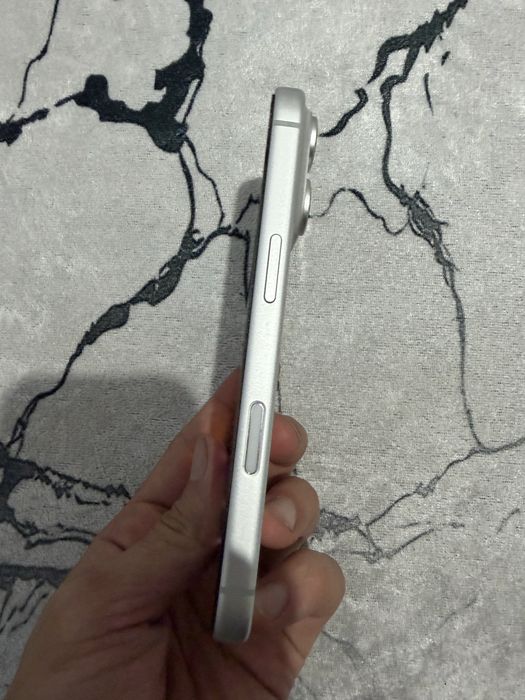iPhone 17 pro silver