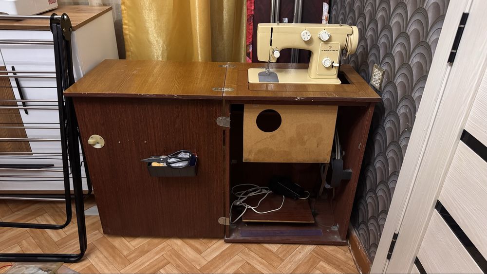 Швейная машинка Чайка 142М