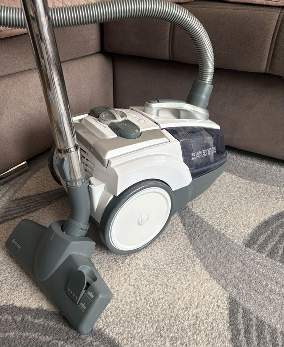 Продам Пылесос Vitek