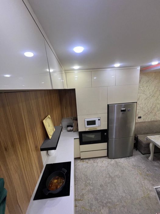 Euro kotedj sotiladi Zenit