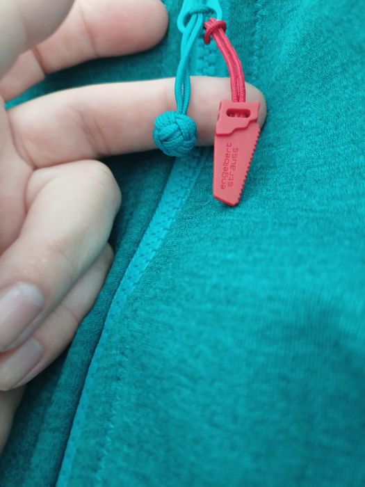 Polar engeebert strauss femei