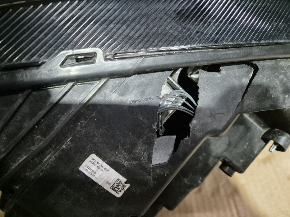 Ляв фар за SKODA Karoq NU7 57B941009 Шкода Кароя