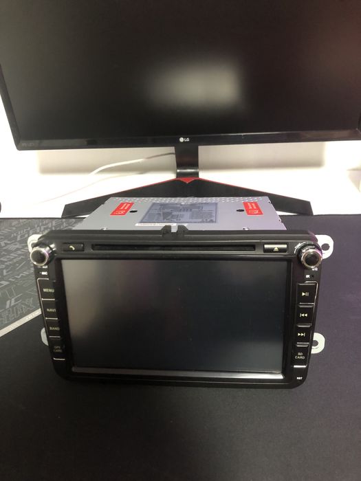 Vând navigatie golf 5