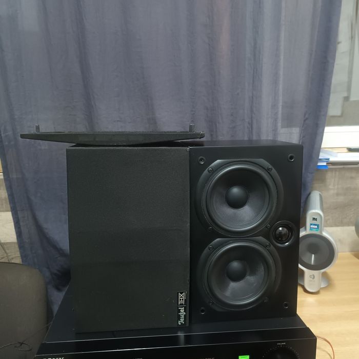 Boxe sateliți KEF și Teufel