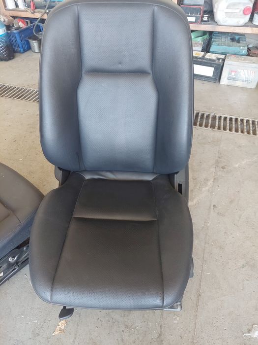 Предна лява седалка за Мерцедес Ц класа W204