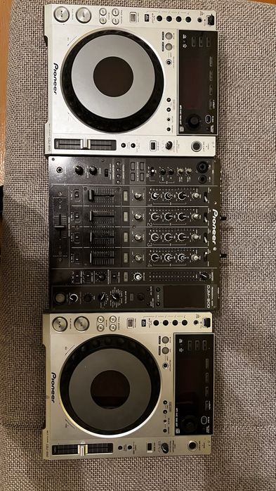 Dj setup 2xCdj 850 + mixer Djm 800