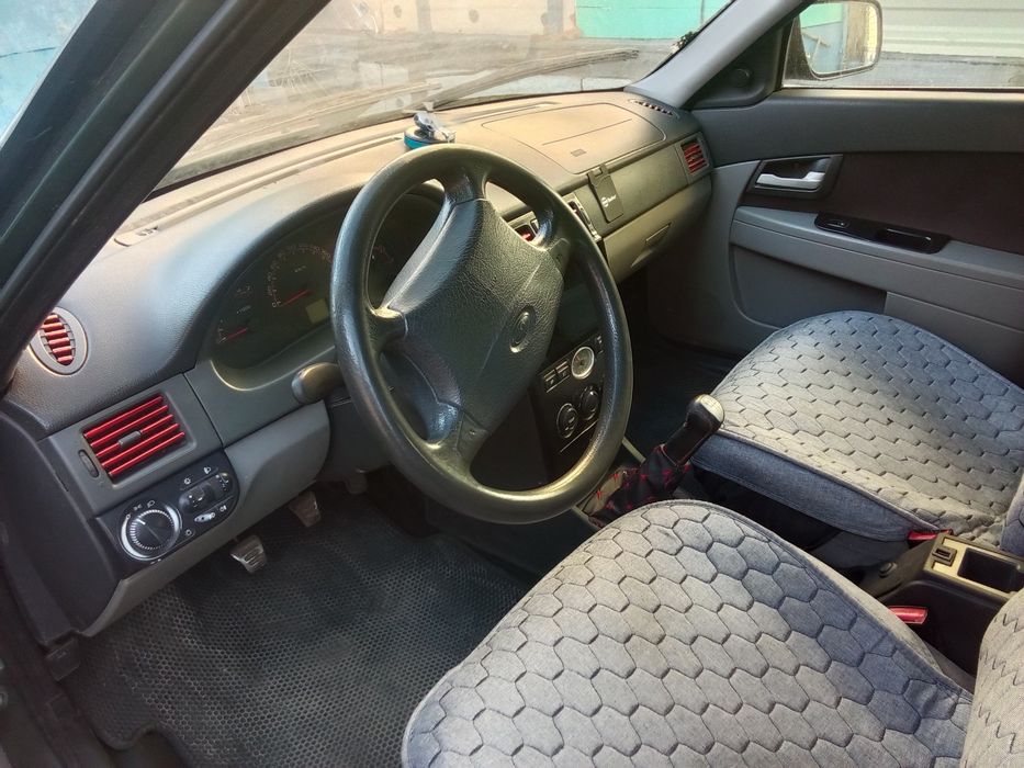 Продам Приору  хетчбек