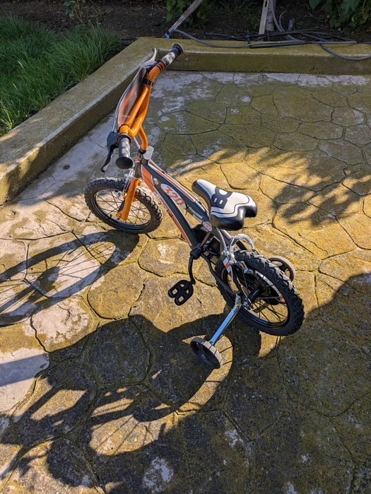 Продавам детски велосипед BMX 14"