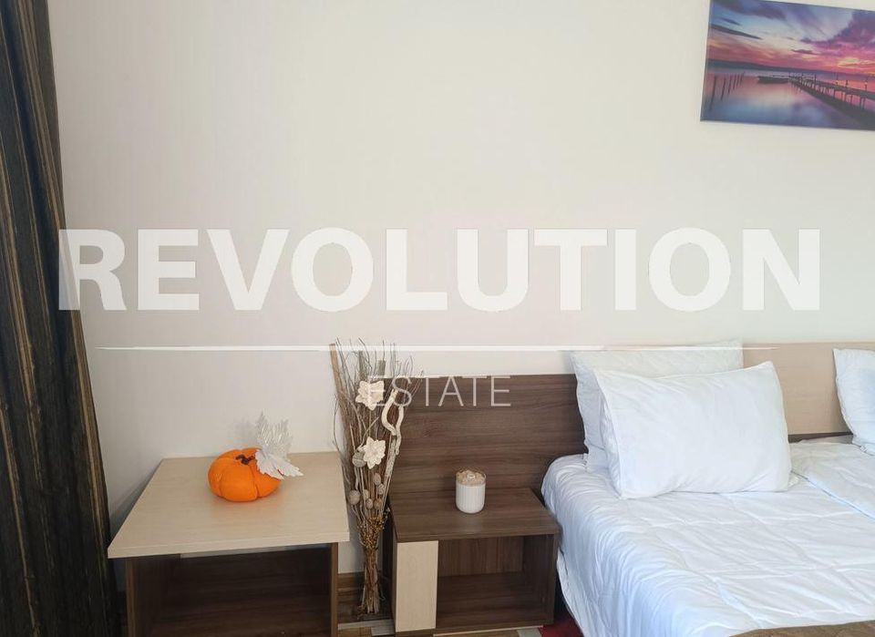 Дава се под наем Едностаен апартамент в к.к. Св.Св. Константин и Елена - 40 кв.м за 300 € - Снимка #1