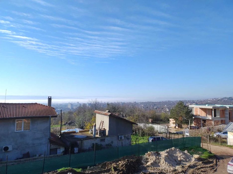 Триетажна къща 318 м² с три спални и двоен гараж