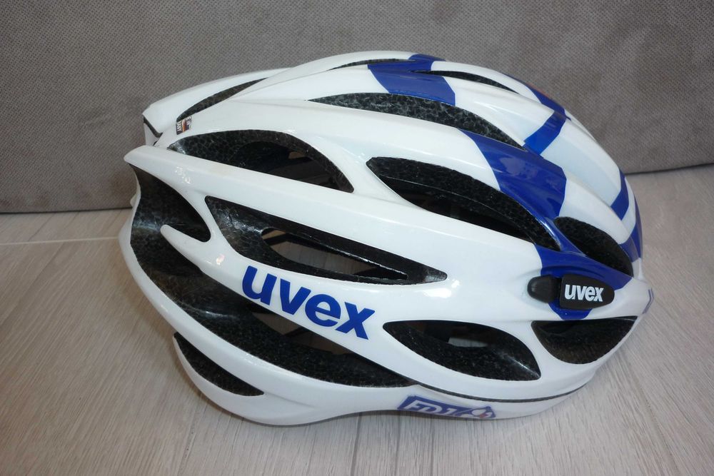 Оригинална велокаска UVEX - размер 51-55