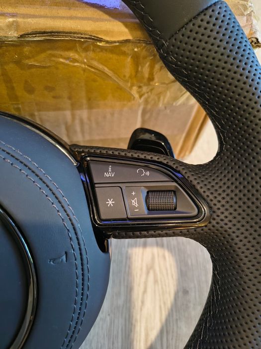 Volan Audi A5 A6 A7 A8 - S line / teșit/ sport cu airbag full black