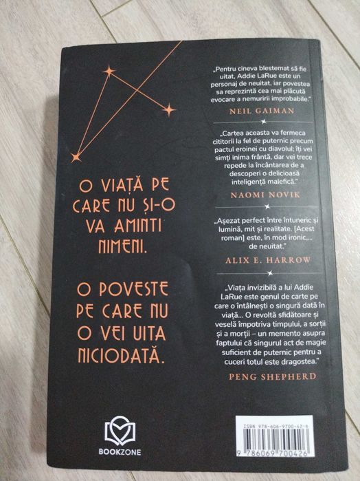 De vanzare: Viata invizibila a lui Addie Larue scrisa de V. E. Schwab