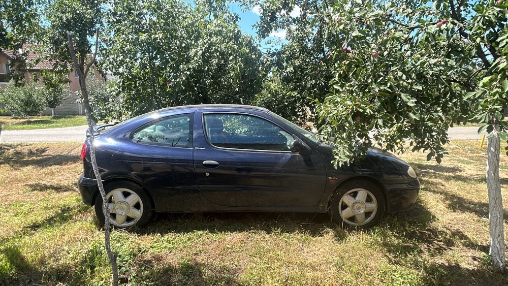 Vând Renault Megane 2000 - rabla