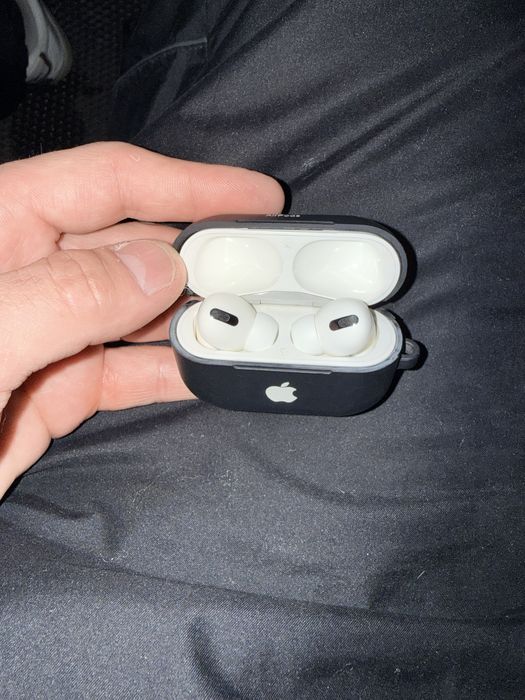Apple AirPods pro продам оригинал