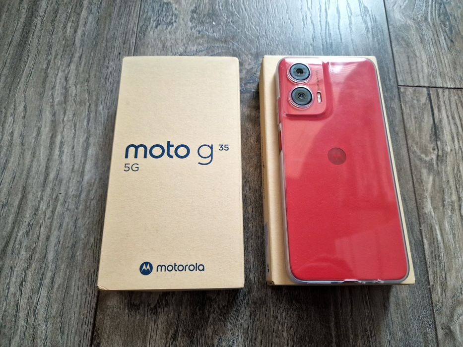 Продавам 2 бр  Моторола мото G35
