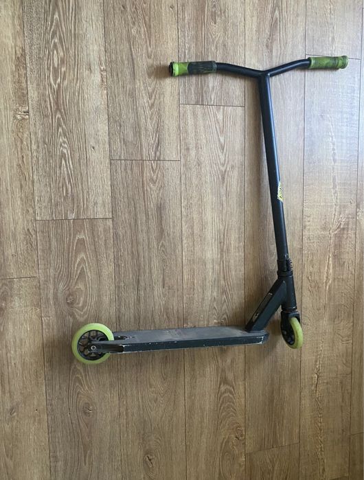 Продам трюкавой самокат
