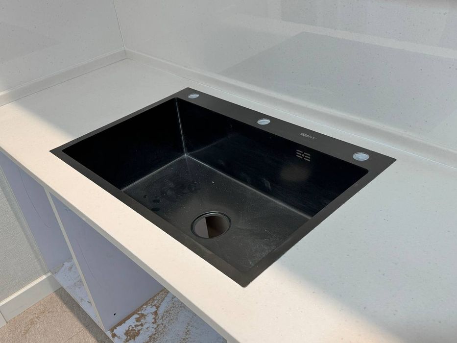 Quyma rakvina va stoleshnitsa uyga va iwxonaga suvga chidamli