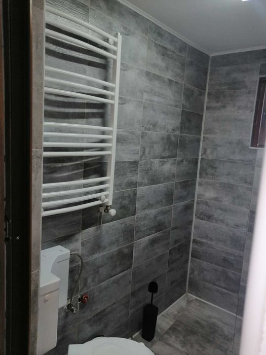 Casă de închiriat ,3 camere , nemobilată , ultracentral