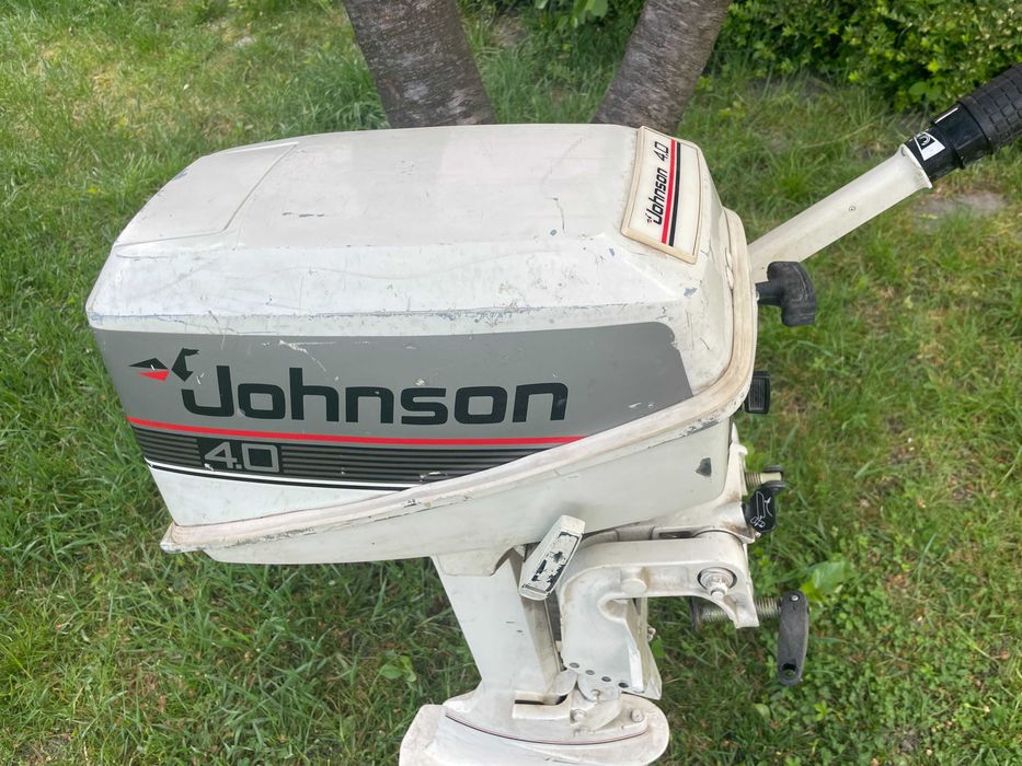 Vand motor barca Johnson 4cp , 2 timpi, stare buna, 200e