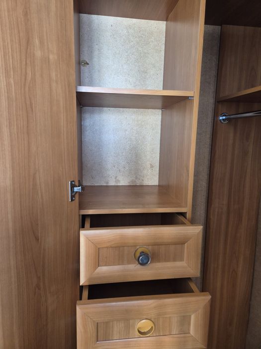 Продается Шкаф угловой