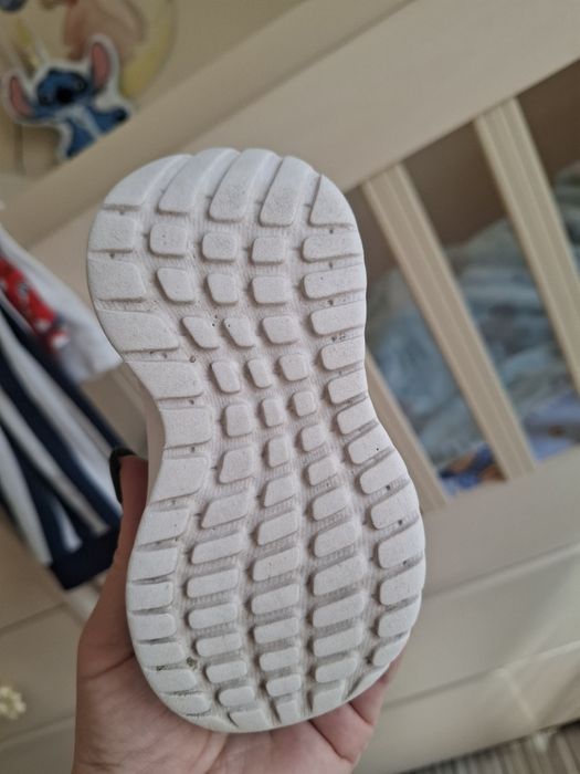 Маратонки адидас