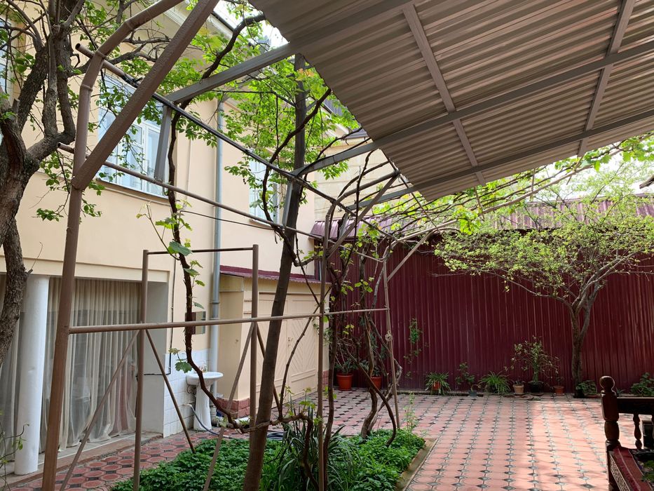 Продаётся дом 3 сотки (17м фасад) в центре города