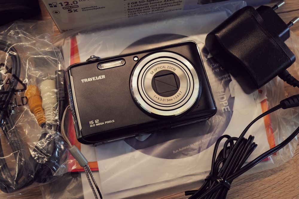 Aparat foto Traveler ca NOU la cutie 12Mp card instagram  powershot