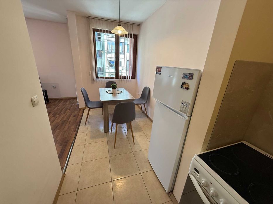 Дава се под наем Тристаен апартамент в София, Център - 100 кв.м за 750 € - Снимка #12