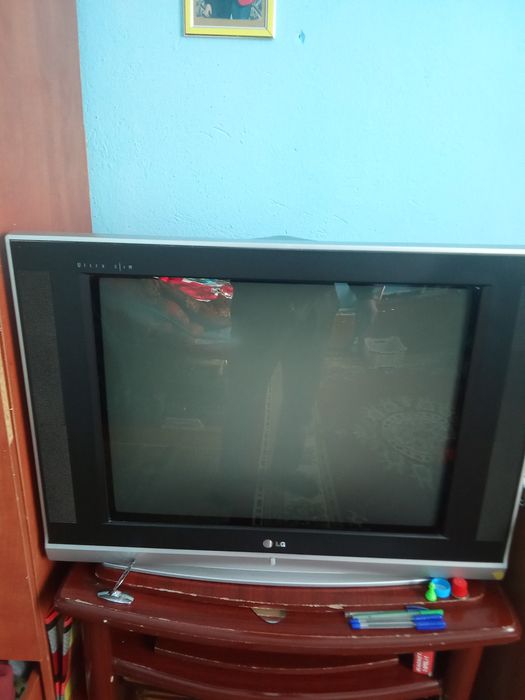 Телевизор LG рабочий