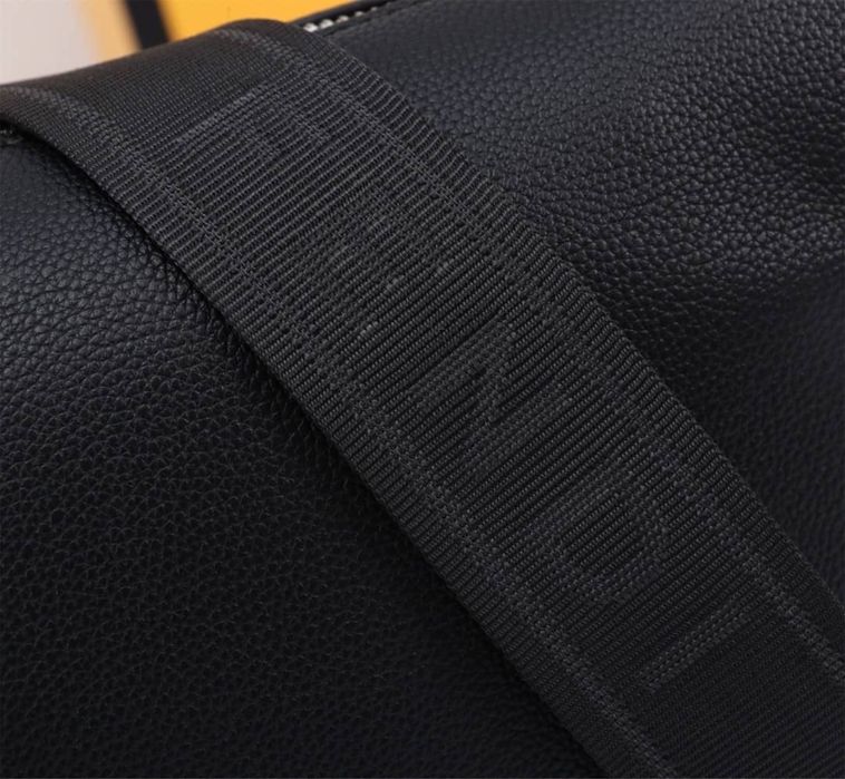 Мъжка кожена чанта Fendi