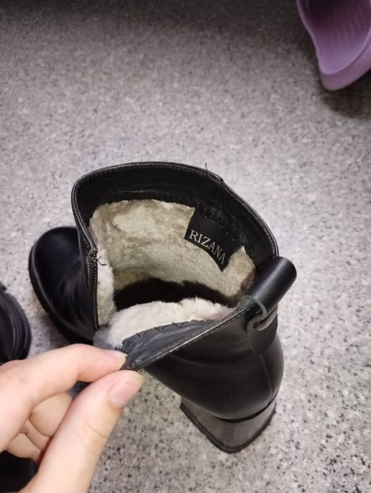 Продам зимнюю обувь