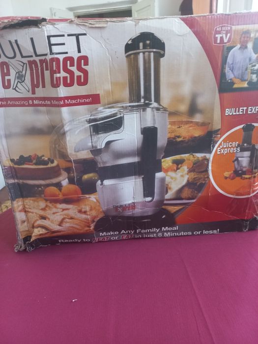 Кухонный комбайн - миксер, блендер, соковыжималка