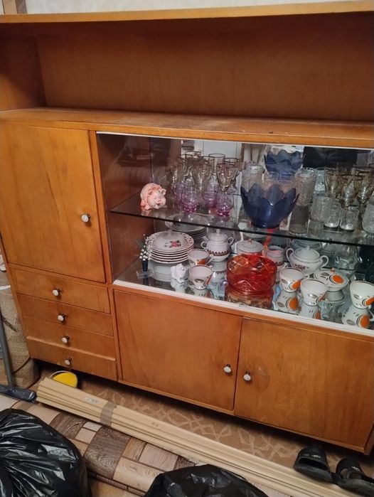 Отдам старую мебель