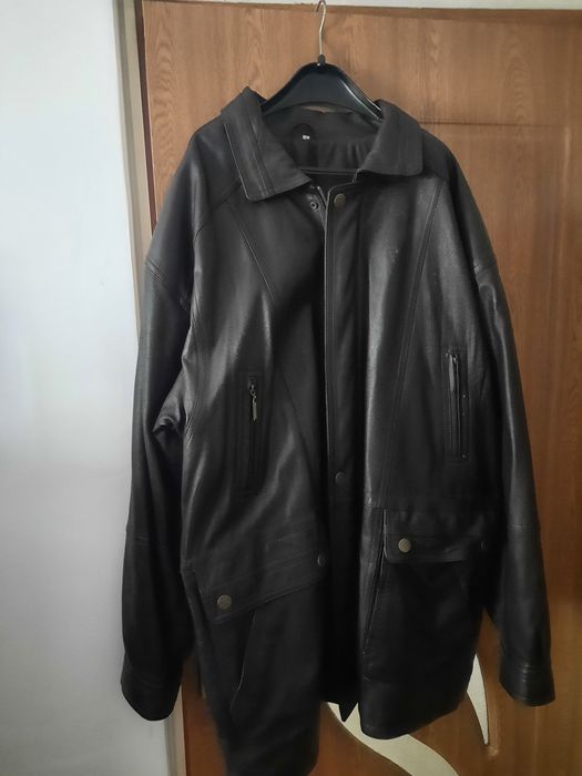 Haina de piele ,marime mare 3XL, culoare  maro inchis.