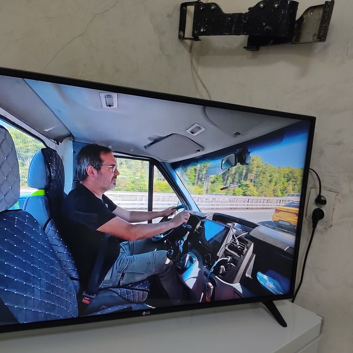 Телевизор LG смарт 43