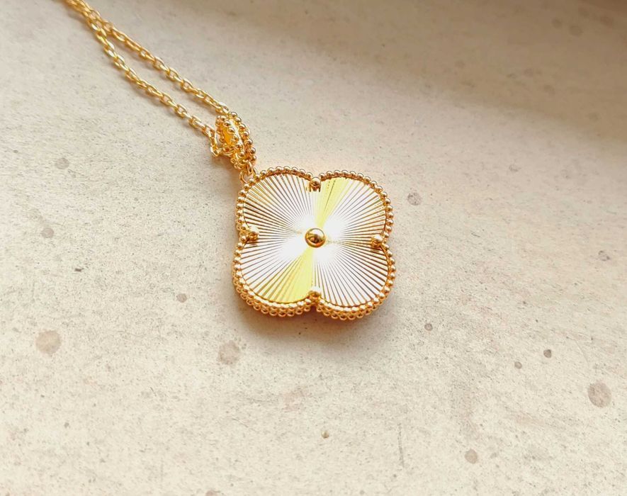 Дамско колие с голяма златна детелина - Van Cleef & Arpels VCA