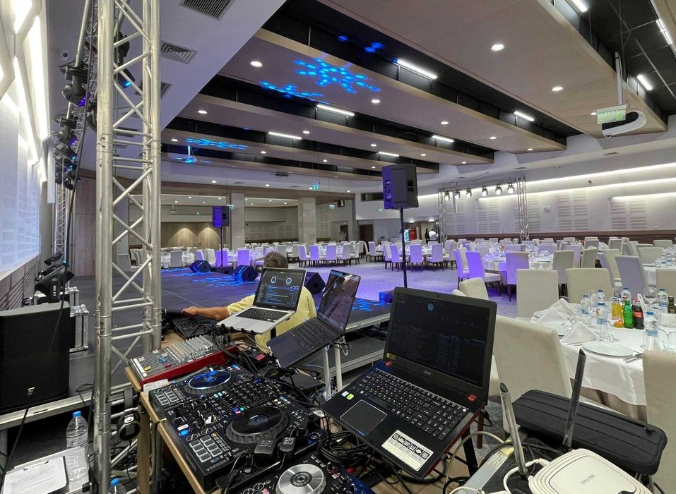 DJ [ Диджей ] за ПАРТИ\БАЛ\РОЖДЕН Ден| Профес. озвучаване! [dj диджей]