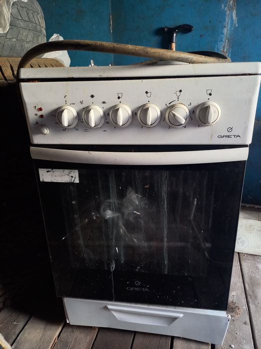 Продам газовую плиту