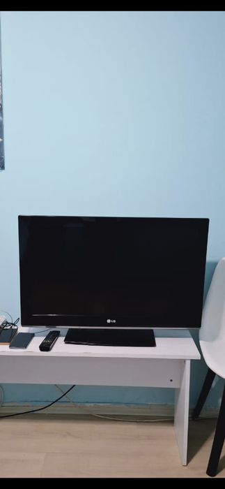 Телевизор LG в хорошем состоянии