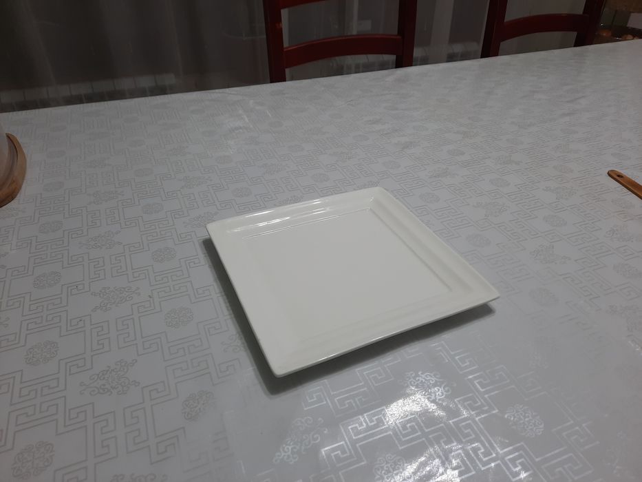 Посуда тарелки прямоугольные