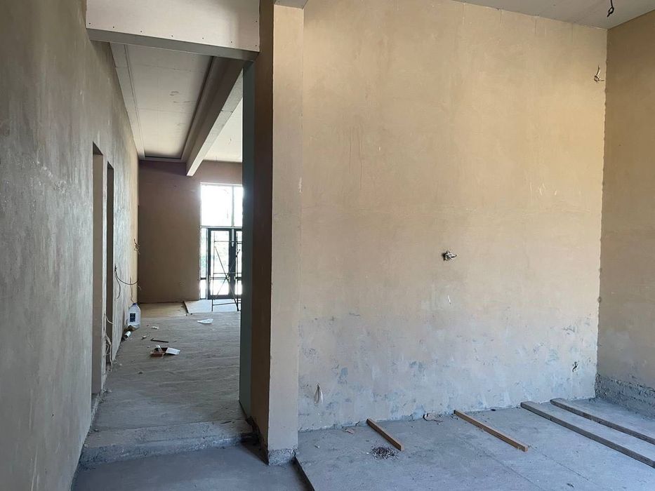 Продаю участок 4,5 соток с домом ( коробка)